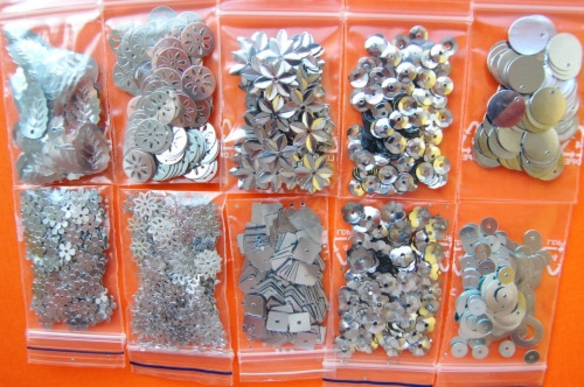 Flitry sypané 735 vel.5-15mm balení 3g stříbro