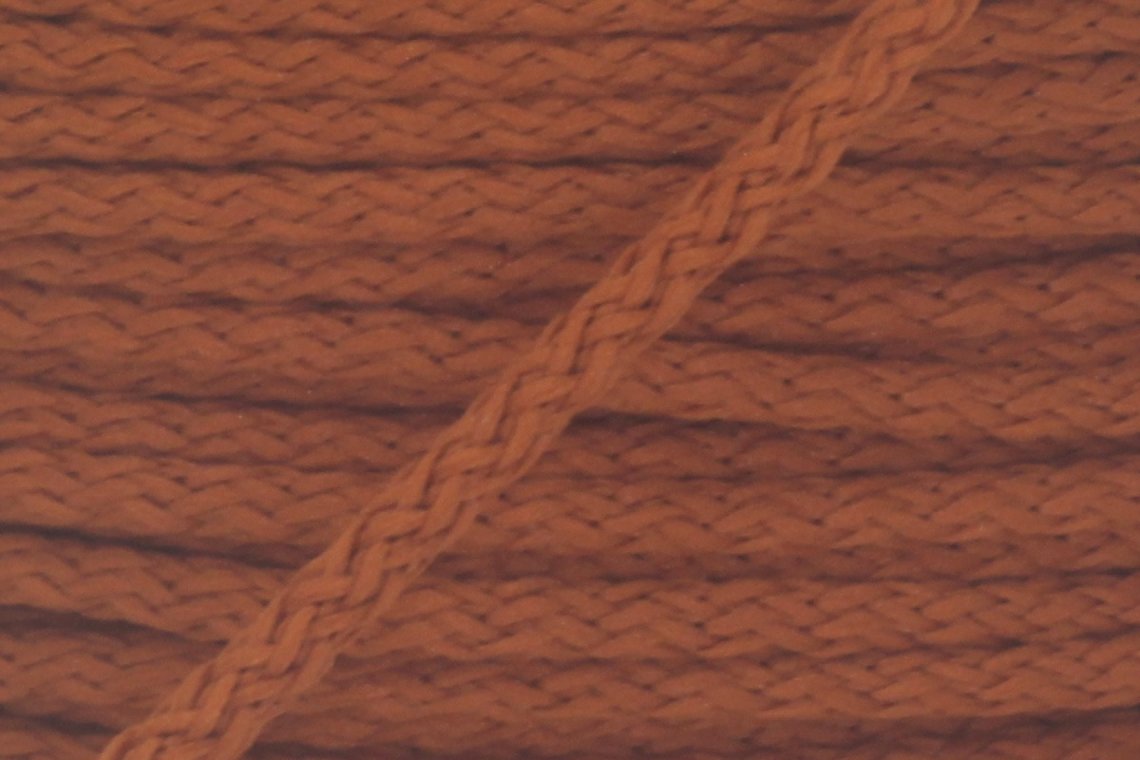 7577 srnčí hnědá