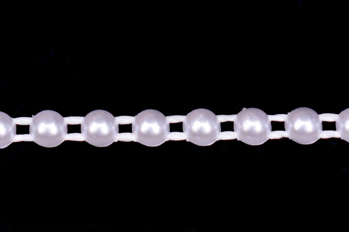 Půlperly na šnůře vel.3mm bílé