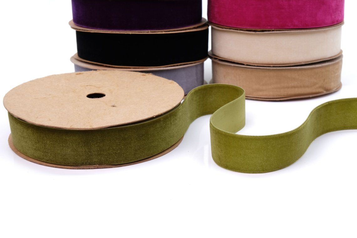 Sametová stuha šíře 25mm