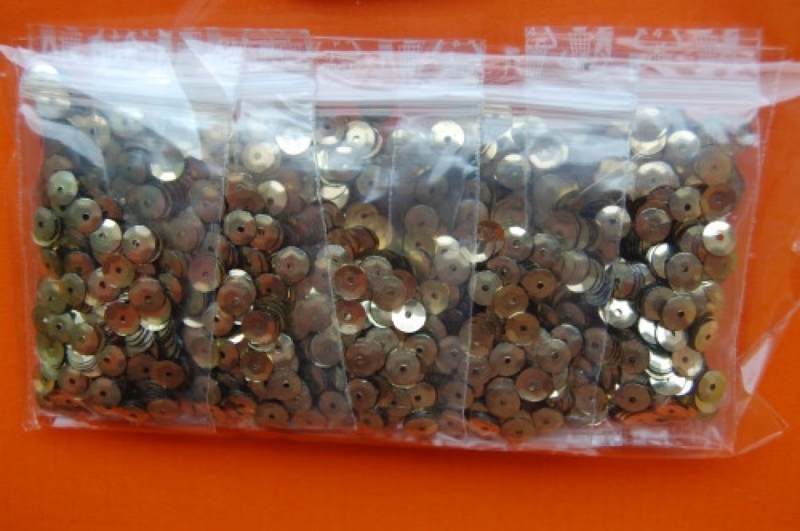 Flitry sypané 725 vel.6mm, balení 3g lomené