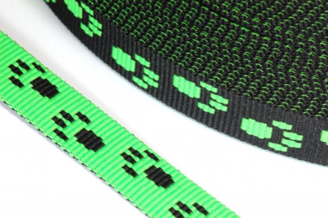 0635 neonově zelená