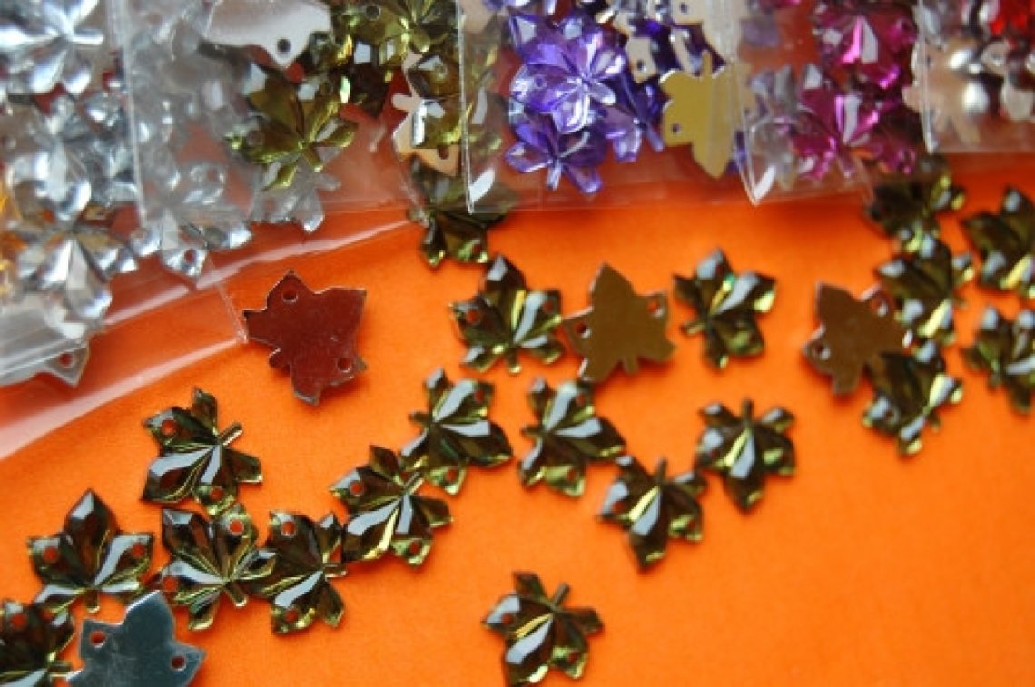 Našívací ozdoba 350 vel.10mm balení 2g