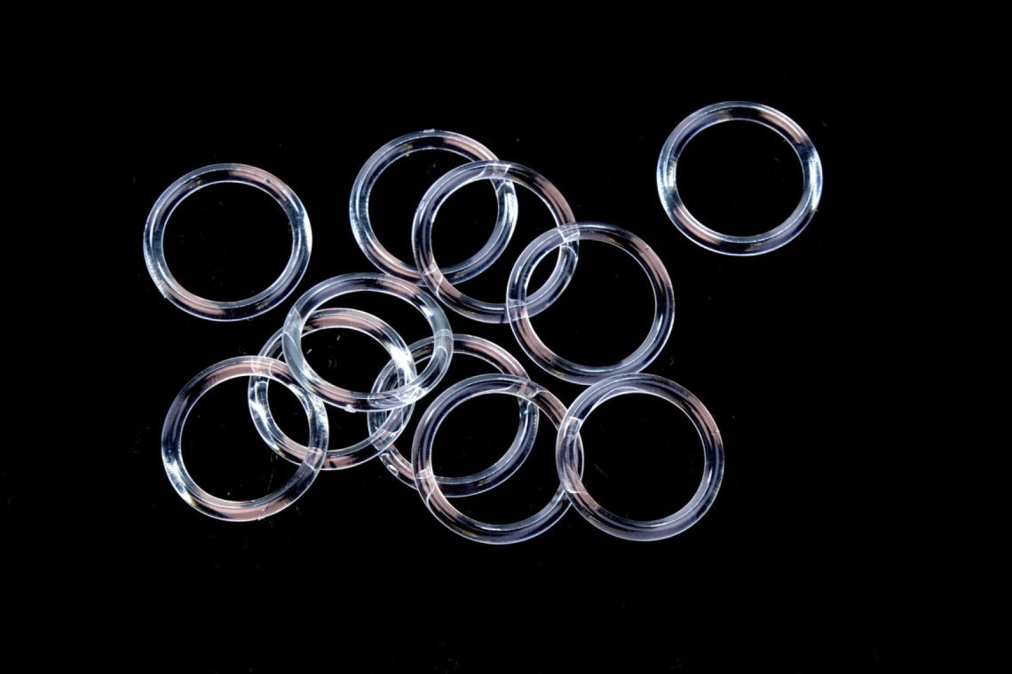 Ramínkový kroužek plastový 14mm čirý 