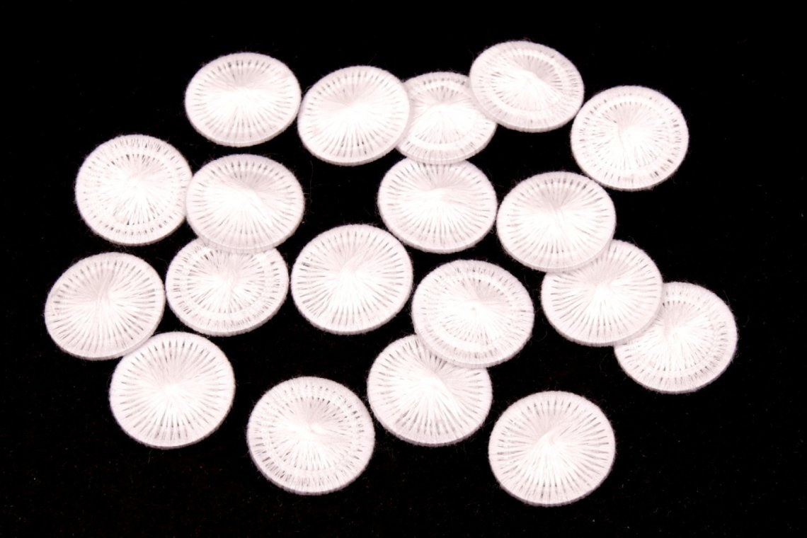 Knoflík nitěný VIKTORIA vel.18 - 11,4mm