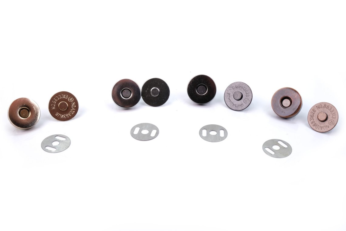 Magnetické zapínání na prostrčení šíře 18mm DE