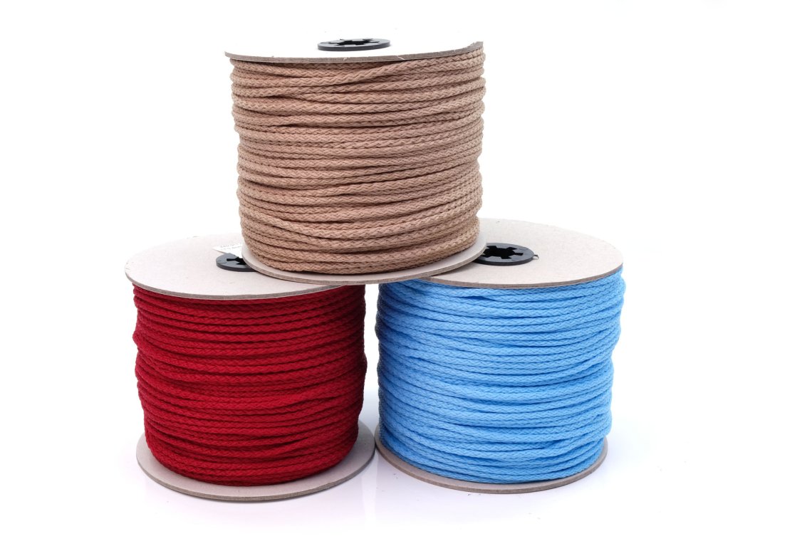 Šnůra oděvní PES 4 mm