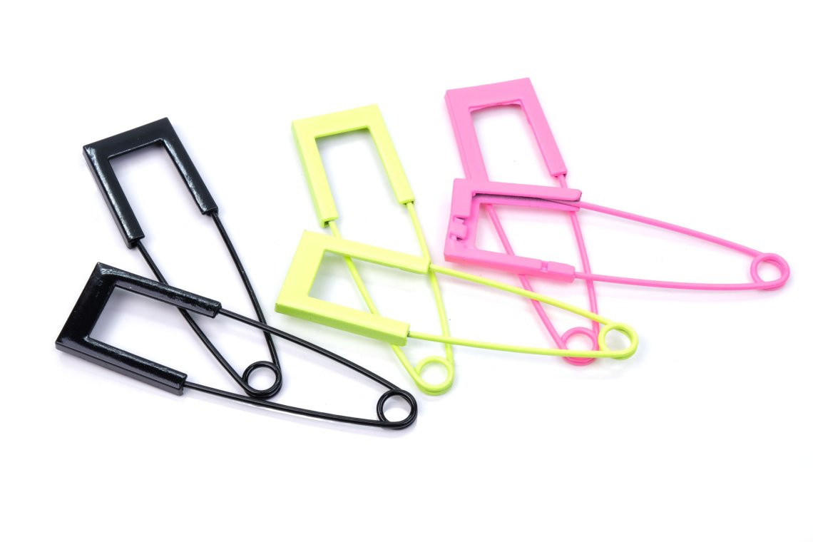 Ozdobný spínací špendlík LUX