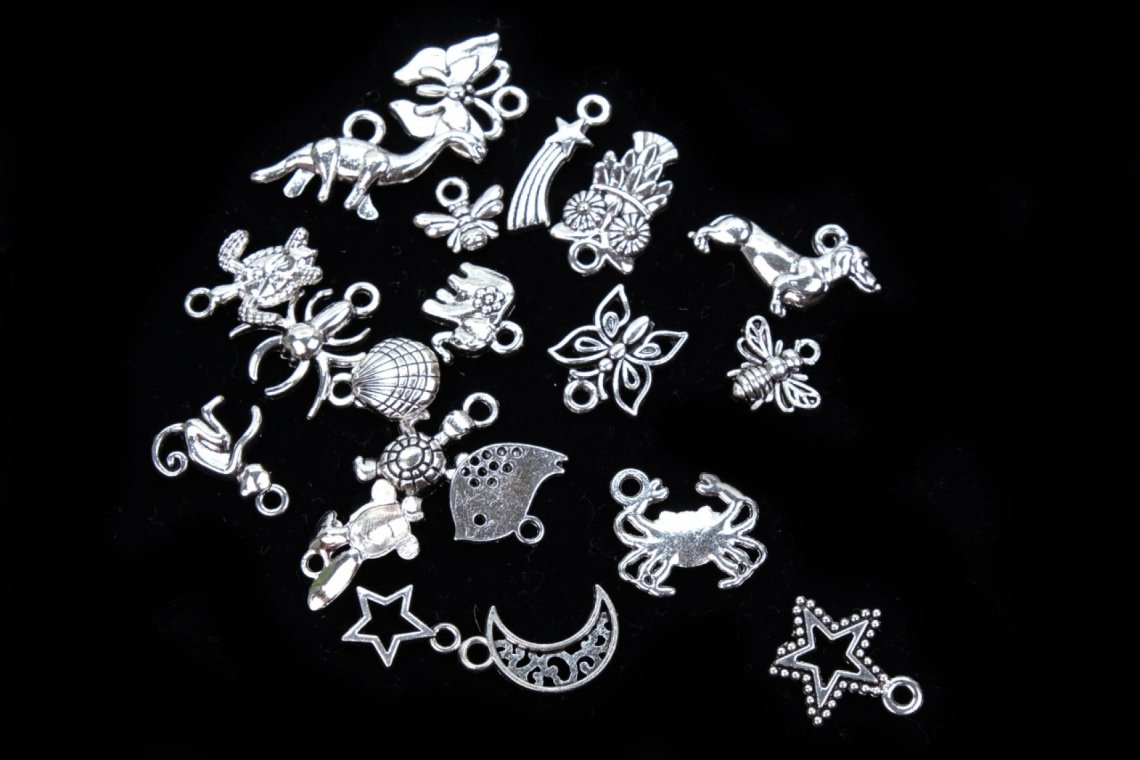 Bižuterní přívěsek