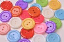 Knoflík plastový mix barev vel.48 - 30,5mm