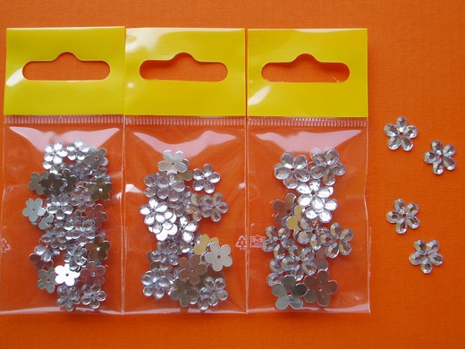 Našívací ozdoba 331 vel.8,10,15mm balení 2g